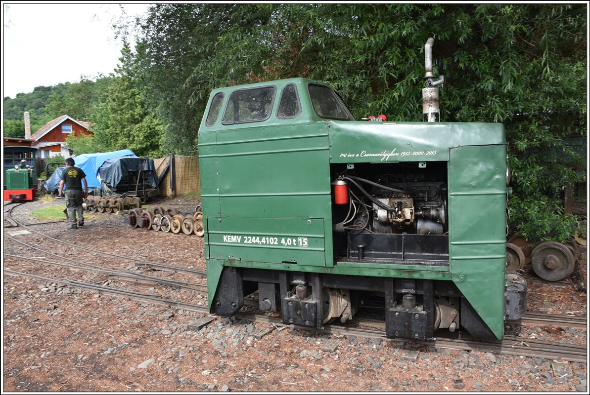 Kemencei Erdei Múzeumvasút, Kemence - Feketevölgy Panzió. KEMV 2244,4102 in Kemence. (09.06.2018)