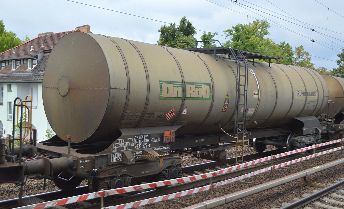 Kesselwagen vom Einsteller On Rail GmbH mit niederländischer Registrierung mit der Nr. 37 TEN RIV 84 NL-ORME 7933 272-8 Zacens (UN-Nr.: 44/2448 = Schwefel, geschmolzen) Firmenlogo: RUHRTRANS am 30.08.18 Berlin-Karow.