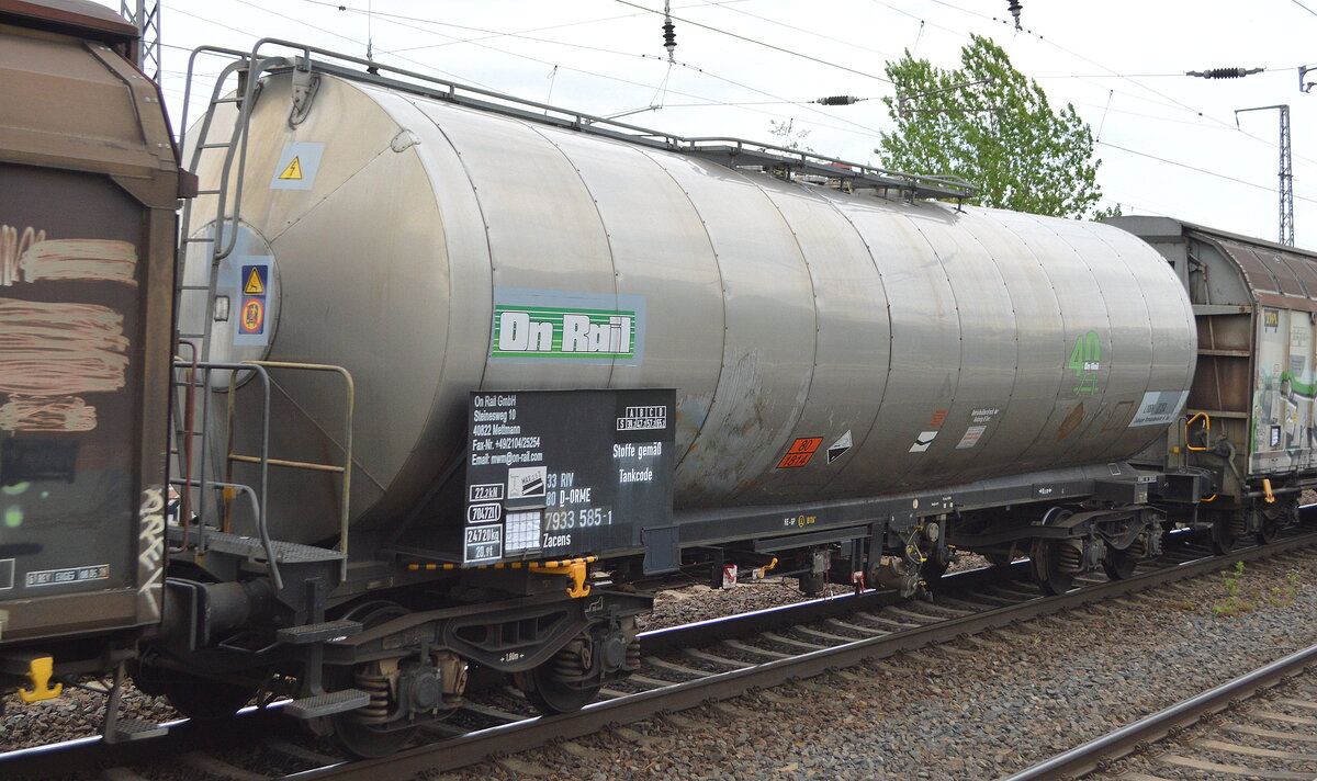 Kesselwagen vom Einsteller On Rail GmbH mit der Nr. 33 RIV 80 D-ORME 7933 585-1 Zacens, Befüllung lt. UN-Nr. 80/1814 = Kaliumhydoxidlösungen (Kaliumlauge) am 04.05.22 in einem gemischten Güterzug Bf. Saarmund.