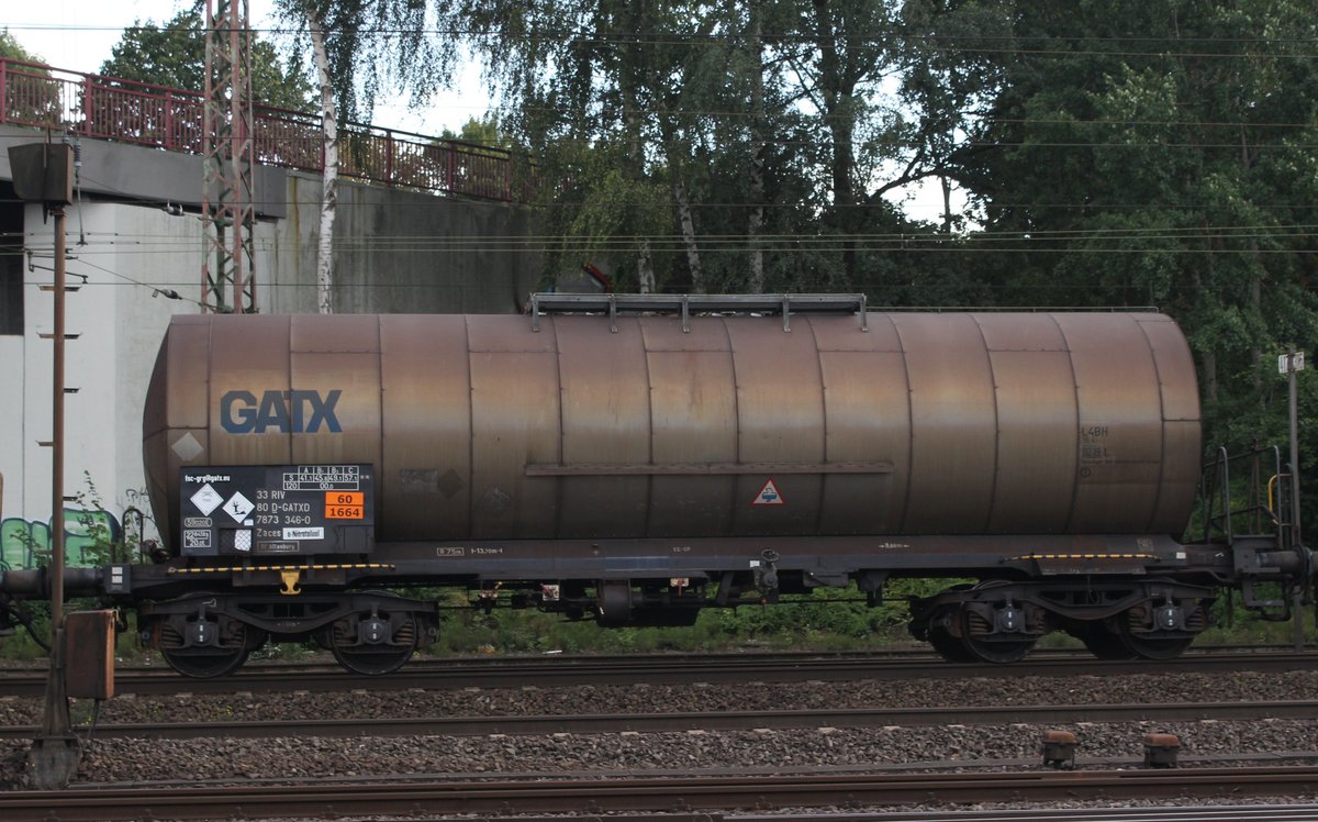 Kesselwagen Zaces mit der Nr.: 33 RIV 80 D-GATXD 7873 346-0 eingereiht in einen gemischten Güterzug bei der Einfahrt in den Rbf Hannover-Linden am 03.09.16. Ladegut o-Nitrotoluol (Warntafel 60/1664)