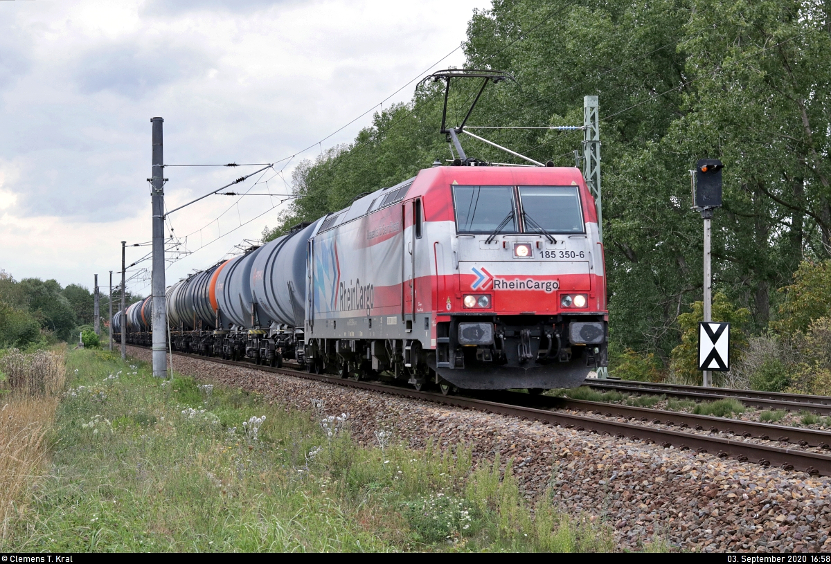 Kesselzug mit 185 350-6  Grenzenlos für Sie im Einsatz  unterwegs am km 11,6 in Zscherben Richtung Abzweig Halle-Wörmlitz West.

🧰 RheinCargo GmbH & Co. KG
🚝 DGS 52560/DGS 95217/DGS 98933 München-Milbertshofen–Großkorbetha
🚩 Bahnstrecke Halle–Hann. Münden (KBS 590)
🕓 3.9.2020 | 16:58 Uhr
