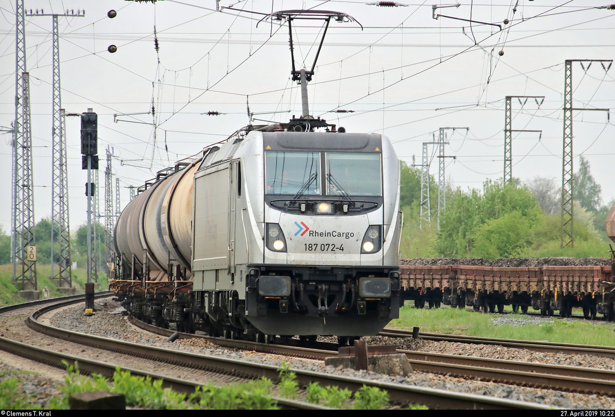 Kesselzug mit 187 072-4 der RheinCargo GmbH & Co. KG fährt, von Naumburg(Saale)Hbf kommend, in Großkorbetha auf der Bahnstrecke Halle–Bebra (KBS 580).
[27.4.2019 | 10:22 Uhr]