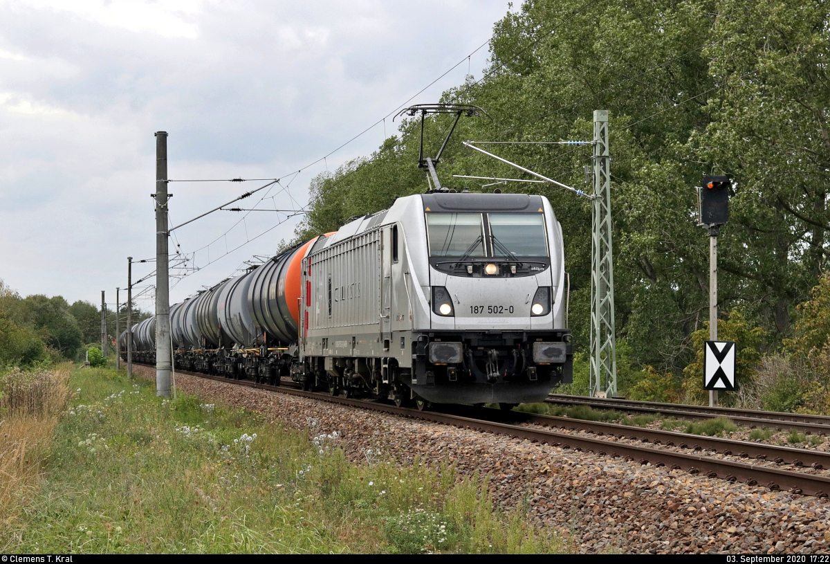 Kesselzug mit 187 502-0 unterwegs am km 11,6 in Zscherben Richtung Halle Rosengarten.

🧰 Akiem S.A.S., vermietet an die CTL Logistics GmbH
🚩 Bahnstrecke Halle–Hann. Münden (KBS 590)
🕓 3.9.2020 | 17:22 Uhr