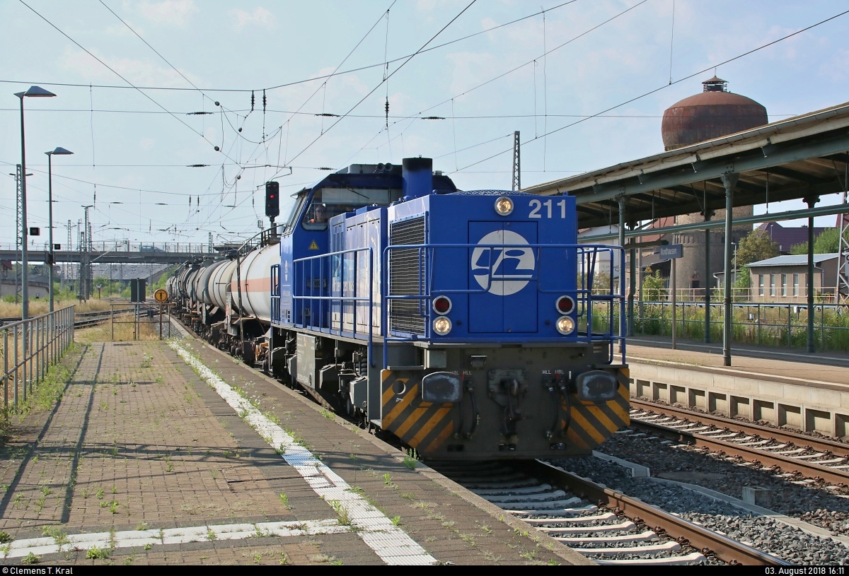 Kesselzug mit 275 014-9 (Lok 211 | MaK G 1206) der InfraLeuna GmbH durchfährt den Bahnhof Nordhausen auf Gleis 2 Richtung Sangerhausen.
[3.8.2018 | 16:11 Uhr]