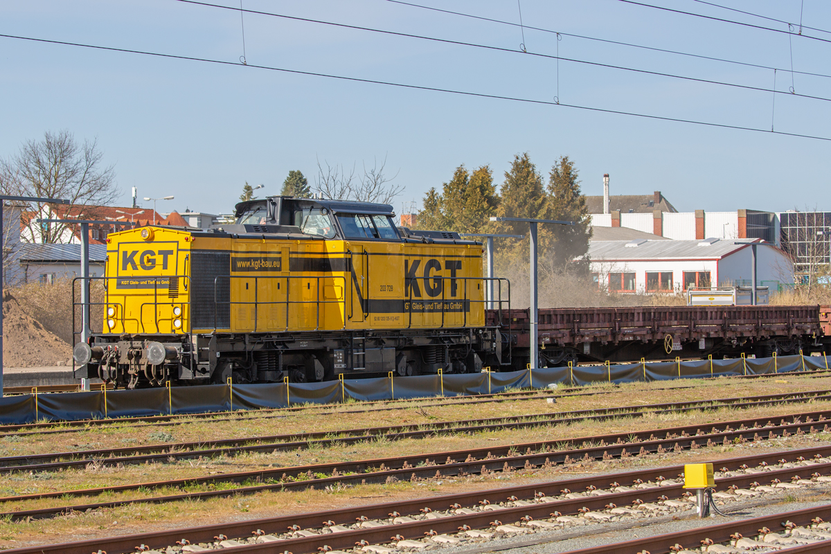 KGT Lok der BR 203 bei Rangierarbeiten in Bergen auf Rügen. - 19.04.2022