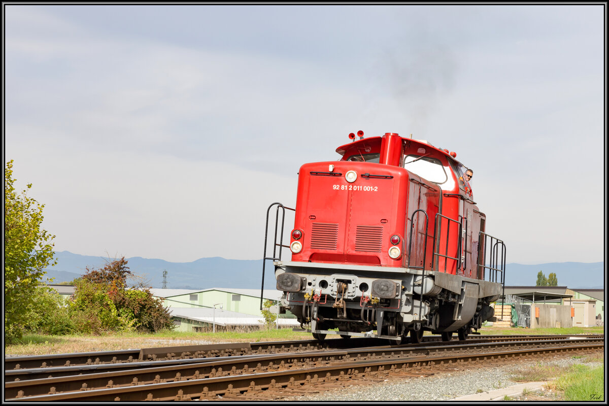 KH mit DH 1100.1 wendet nach einer Probefahrt im Bahnhof Lieboch .
Die zustimmung zum Bild habe ich von Ihm erhalten. 14.September 2022
