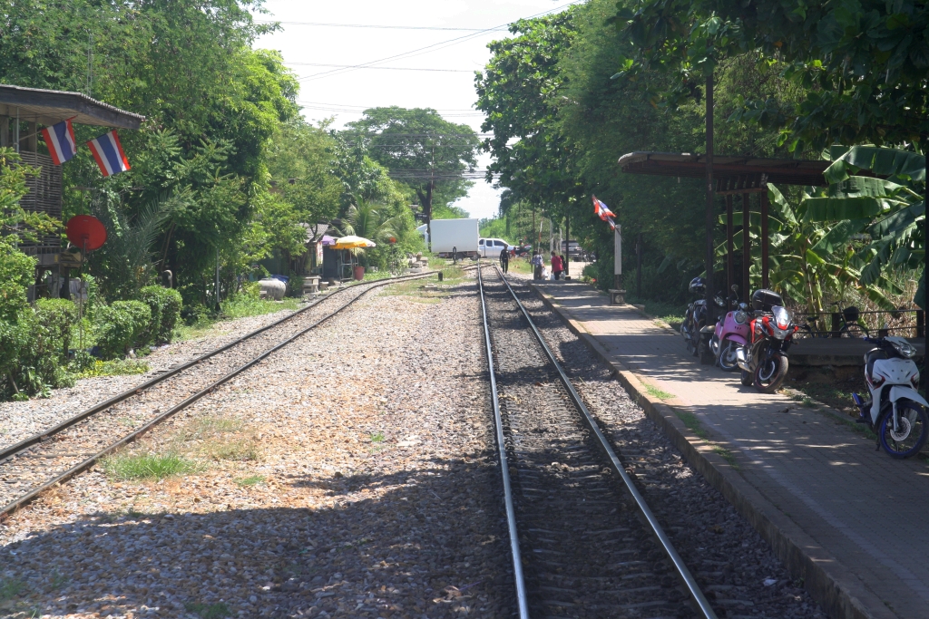 Khok Khwai Station am 04.Juni 2018, aufgenommen vom letzten Wagen des ORD 4324 (Mahachai - Wongwian Yai).