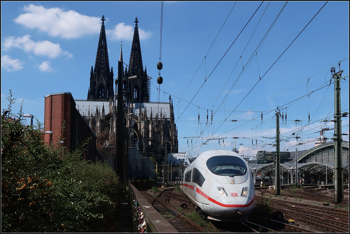 Kirche und Zug - 

18.08.2018 (M)