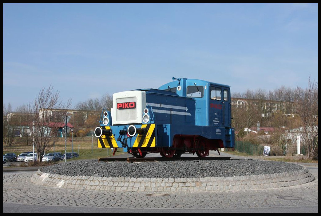 Kleindiesellok 1 als Denkmal im sogenannten Piko Kreisel in Sonneberg am 21.2.2018.