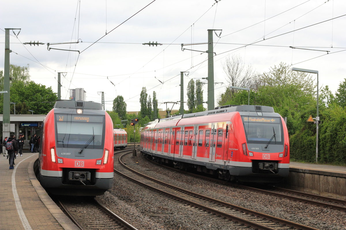 Kleines S3- bzw. 430-Treffen im Bahnhof Waiblingen. 430 057 verkehrt dabei nach Backnang und 430 565 nach Flughafen/Messe. 