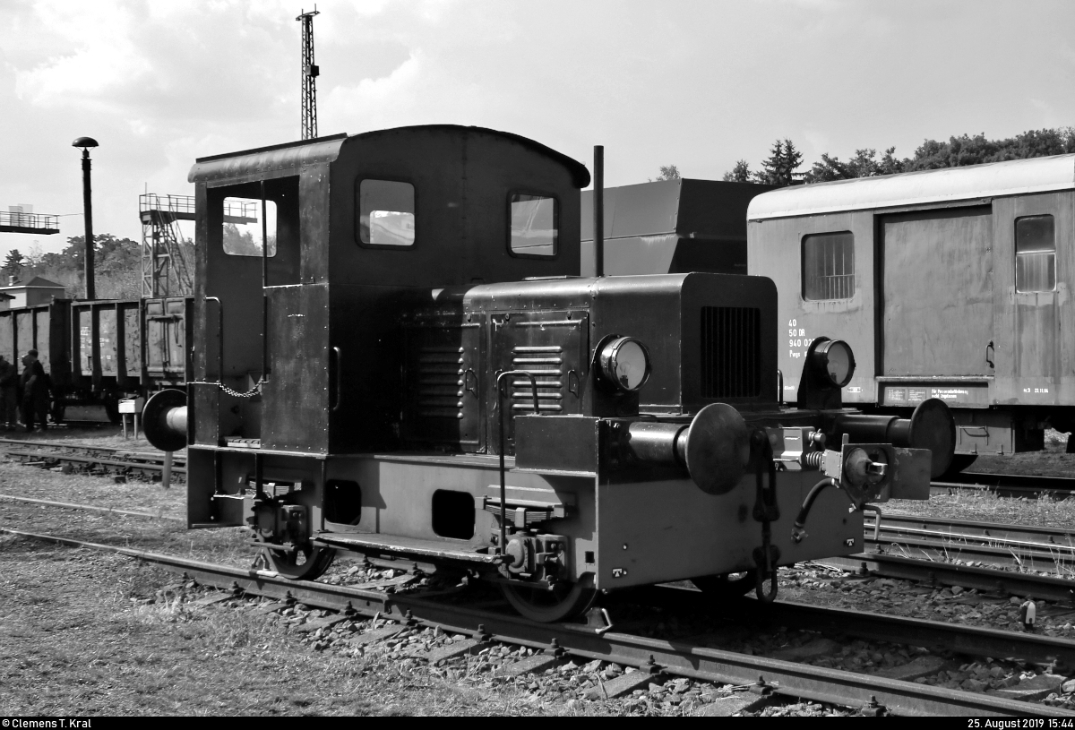 Kleinlokomotive Kö (weitere Daten nicht bekannt) steht anlässlich des 28. Heizhausfests im Sächsischen Eisenbahnmuseum Chemnitz-Hilbersdorf (SEM).
[25.8.2019 | 15:44 Uhr]