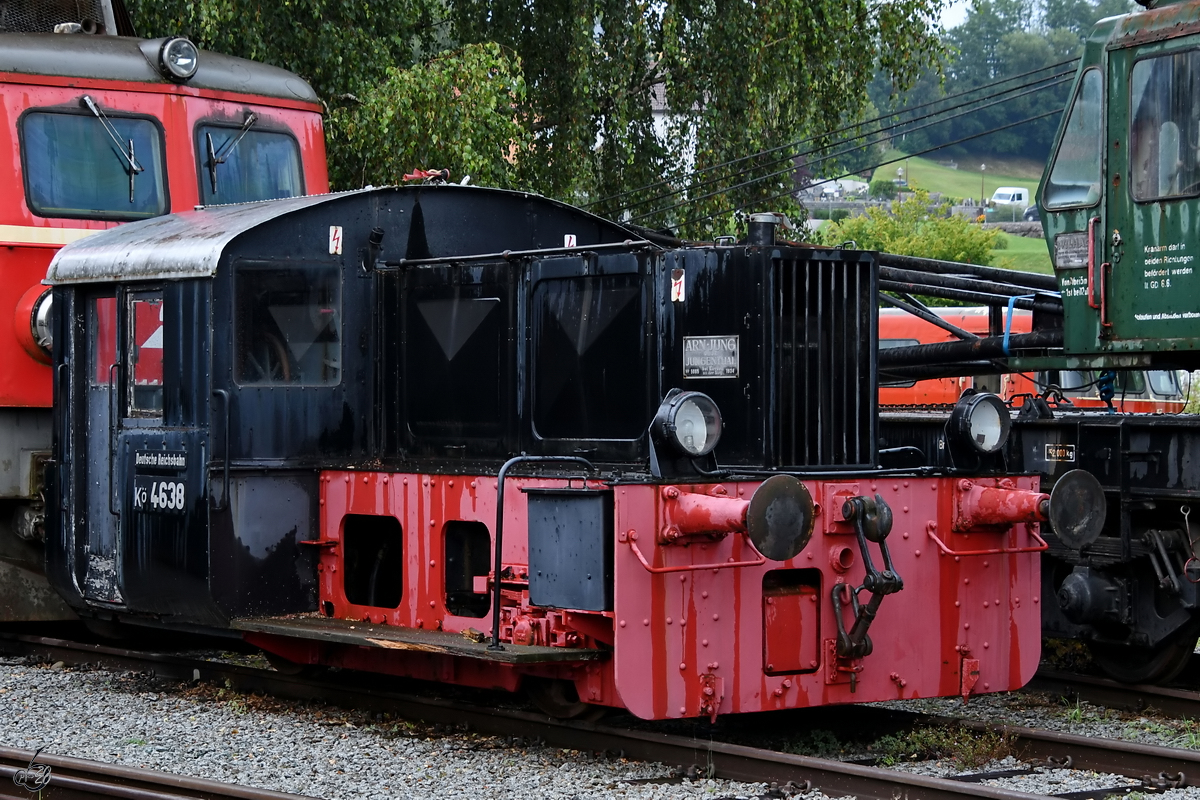 Kö 4638 (X 110.02) ist eine Kleindiesellokomotive vom Typ NDR 130 und wurde 1934 in der Lokomotivfabrik Jung gebaut. (Lokpark Ampflwang, August 2020)
