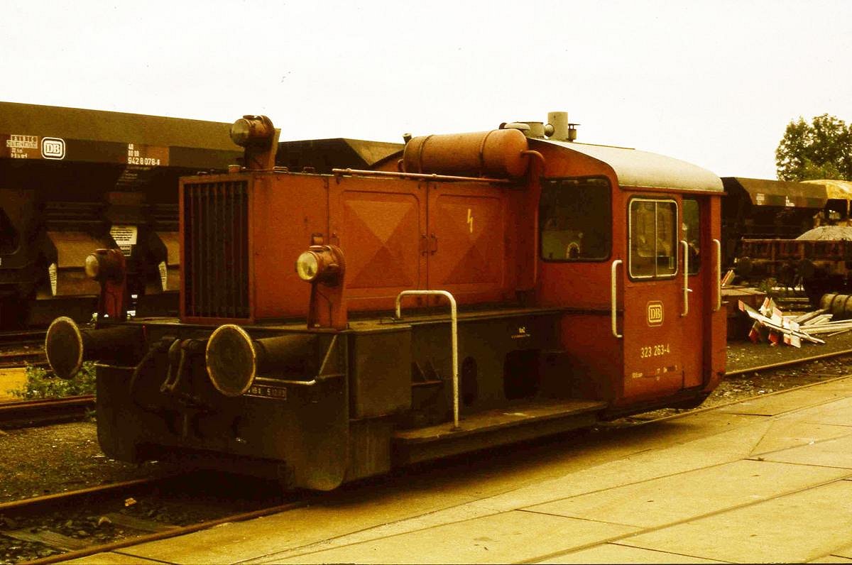 Köf II - 323263 der DB am 1.8.1987 im BW Münster in Westfalen.