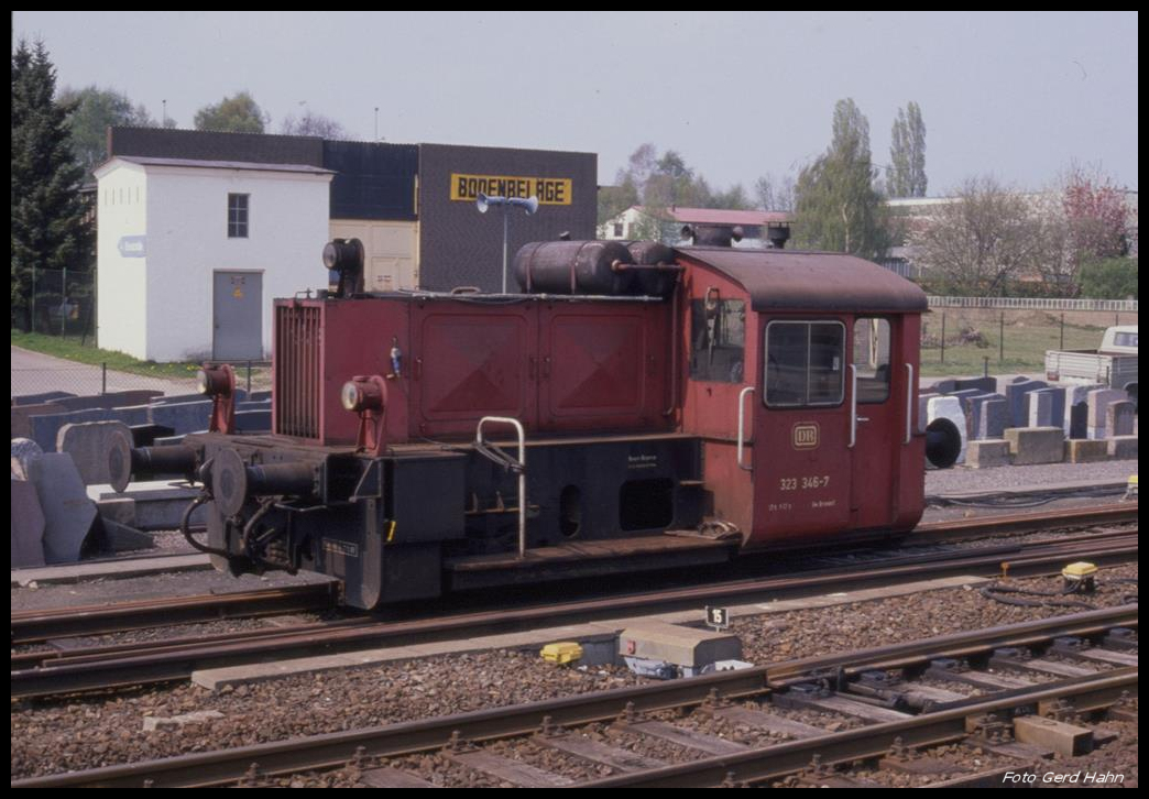 Köf II 323346 am 22.4.1990 im Bahnhof Syke.