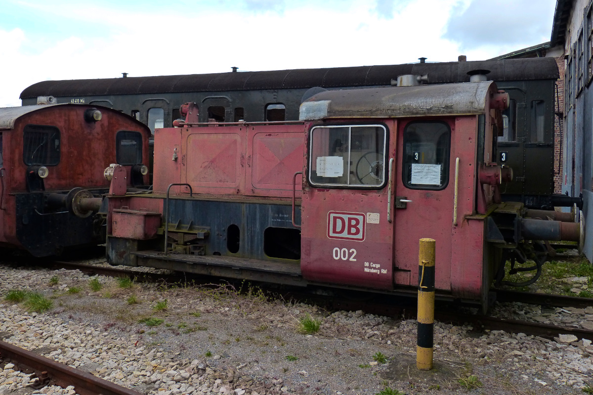 Köf-Lok im Museum Nördlingen, die zwei Zettel an der Lok warnen eindrücklich davor die Lok in Teilen oder im ganzen zu entwenden. Museum Nördlingen 21.04.2015