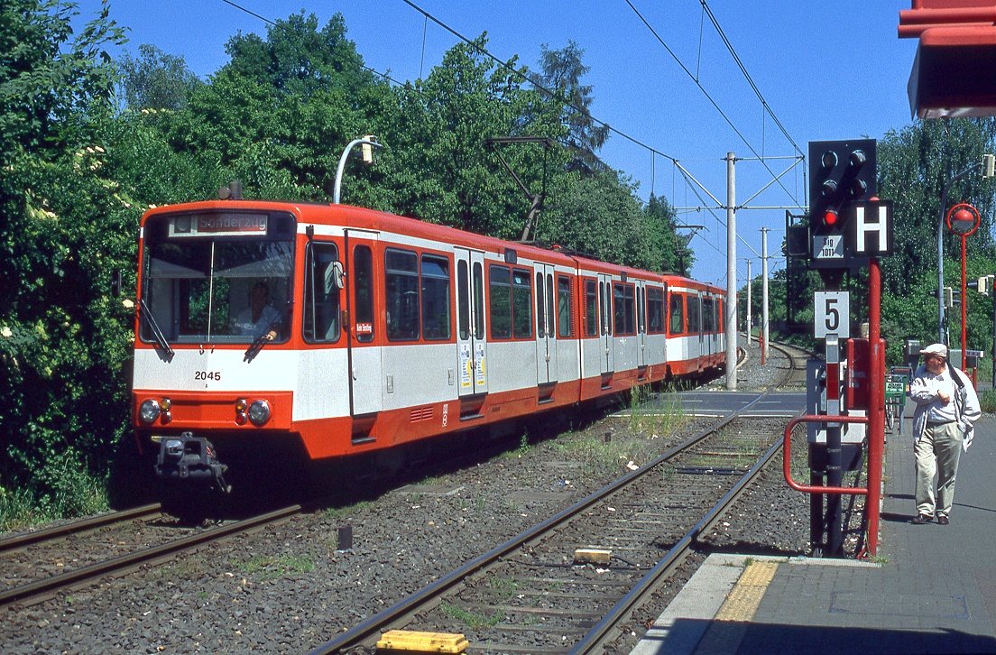 Köln 2045, Merheim, 13.05.2000.