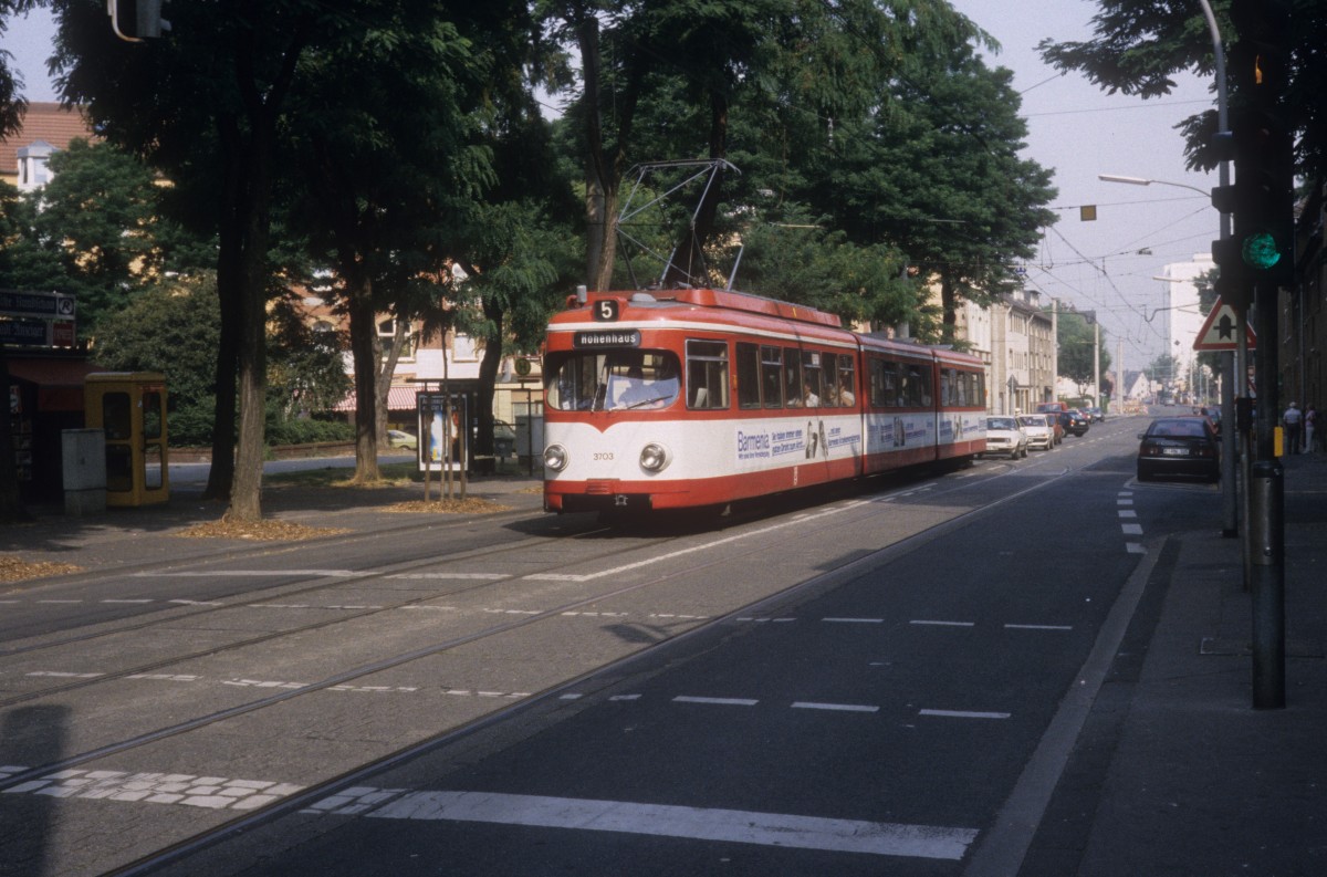 K�ln SL 5 (D�WAG-GT8 3703) Takuplatz am 31. Juli 1992.