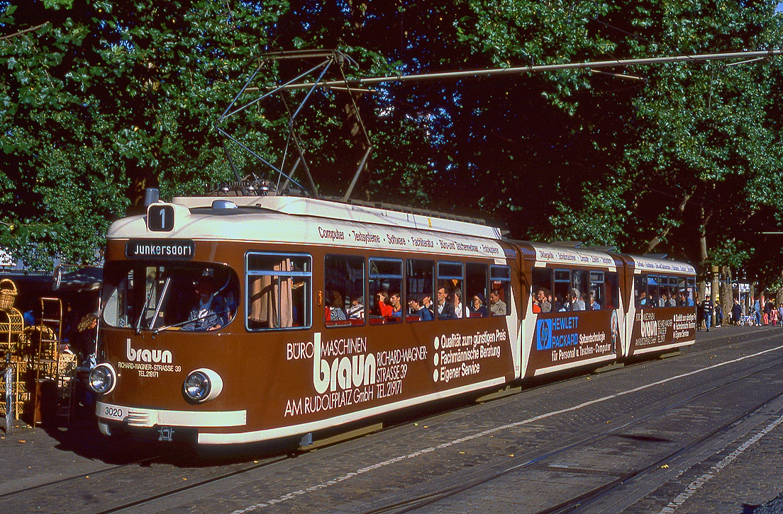 Kln Tw 3020 am Neumarkt, 01.10.1988.