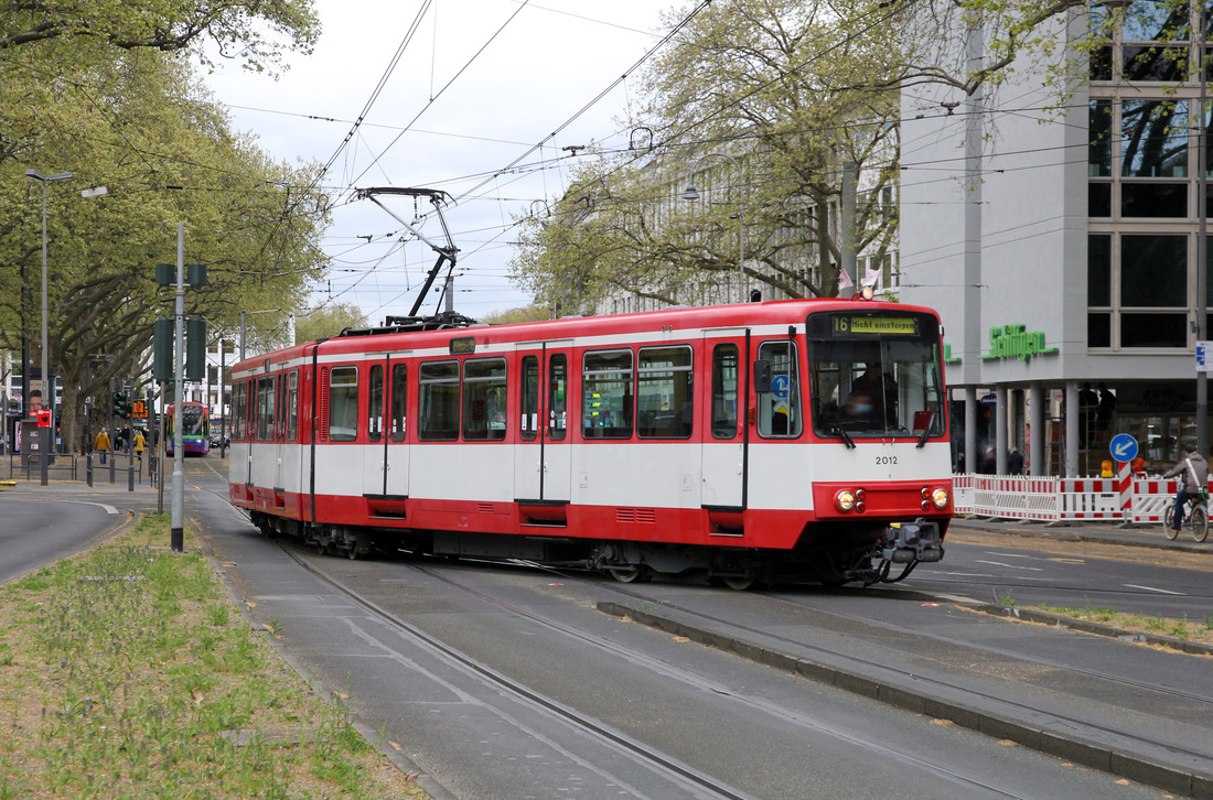 Kölner Verkehrs-Betriebe 2012 // Köln (unweit des Neumarkts) // 4. Mai 2021