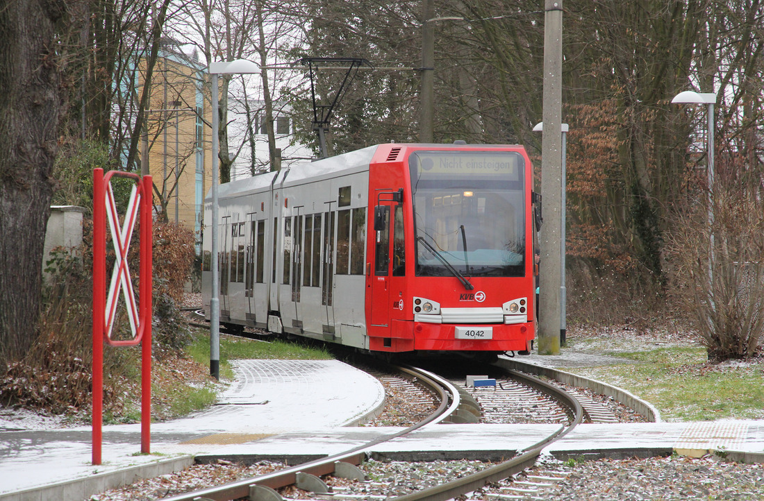 Kölner Verkehrs-Betriebe 4042 // Bergisch Gladbach (Wendeschleife Refrath) // 8. Februar 2021
