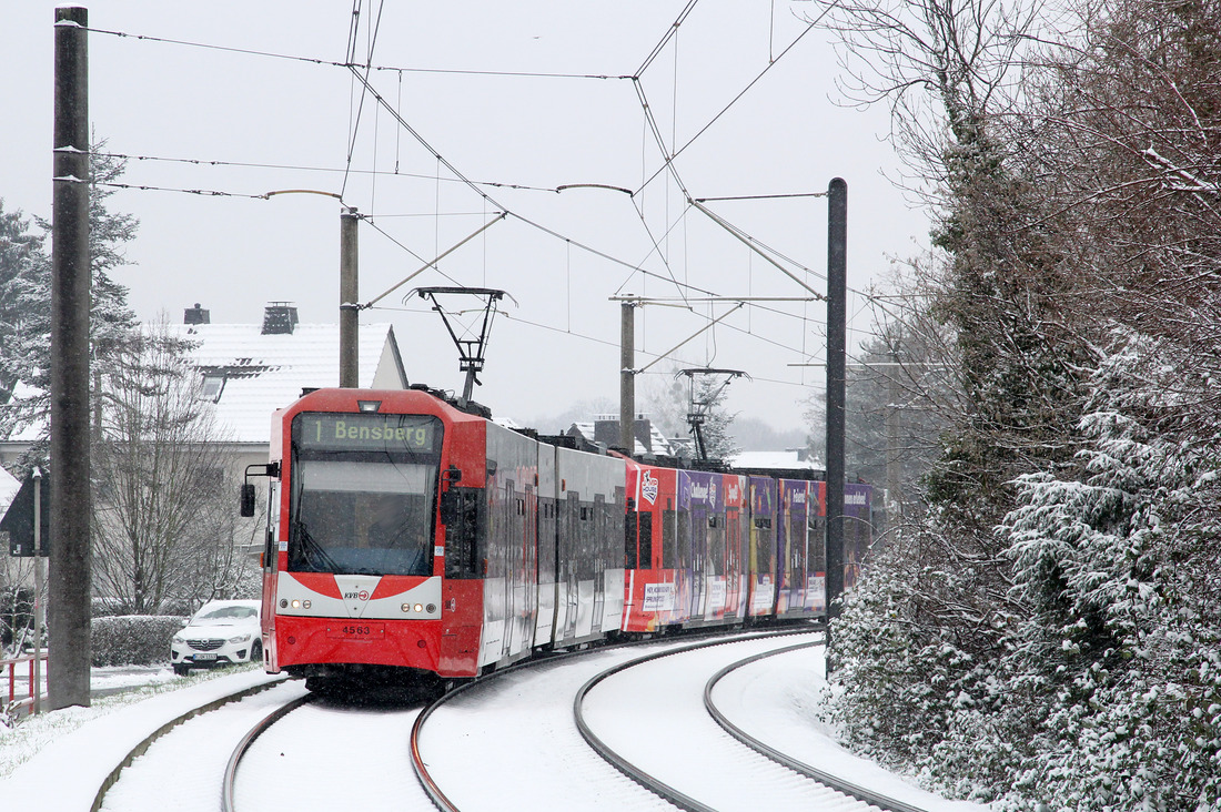 Kölner Verkehrs-Betriebe 4563 + 4565 // Bergisch Gladbach // 17. Januar 2021