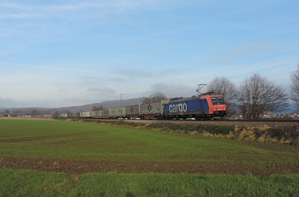 Kollmarsreute - 7. Dezember 2023 : 482 006 mit einem Kombi in Richtung Süden unterwegs. 

Link zum Video : https://www.youtube.com/watch?v=hUBSriiwttk&t=175s