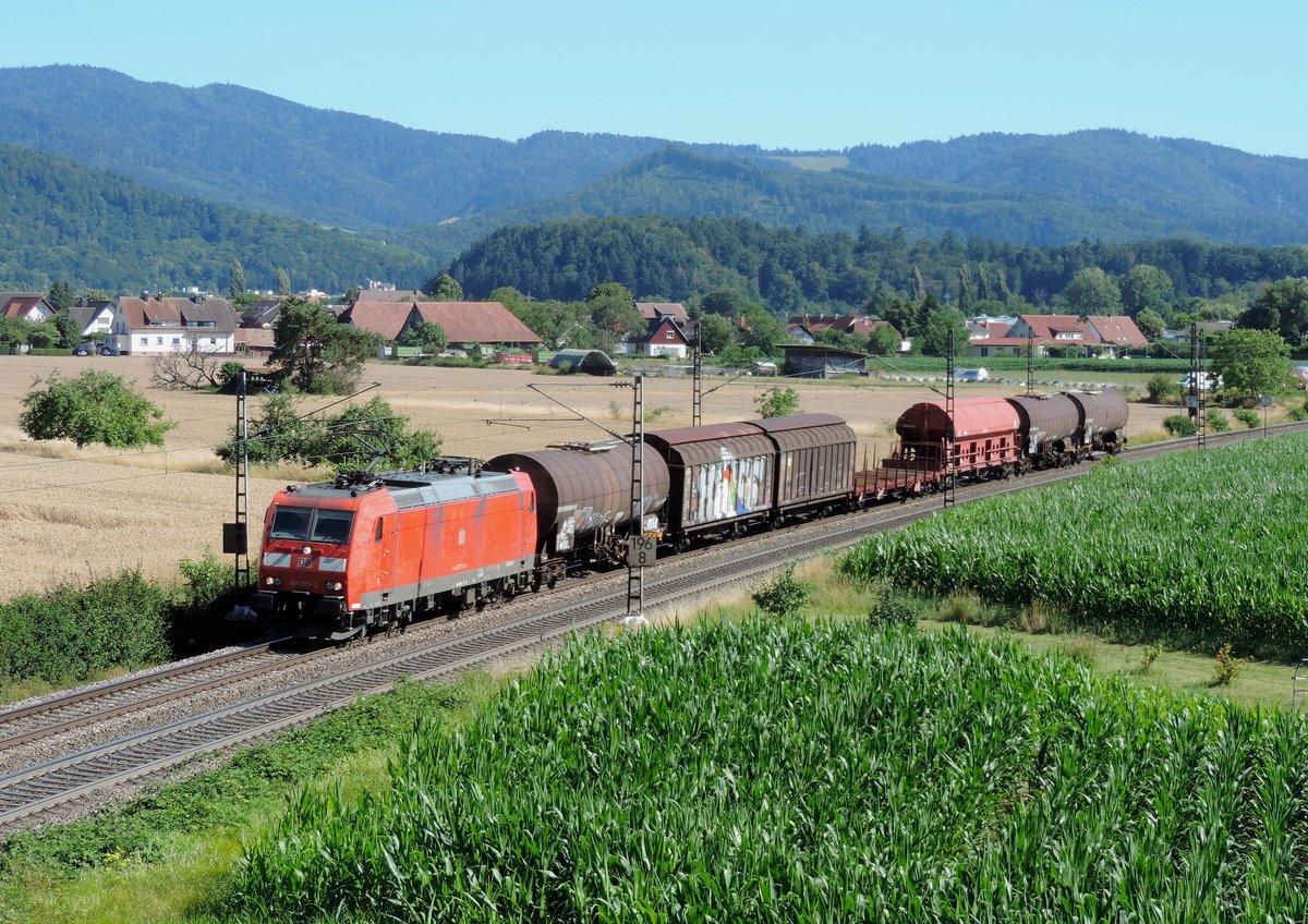 Kollmarsreute - 9. Juli 2020 : 185 173 mit einem kurzen Gemichten nach Offenburg.