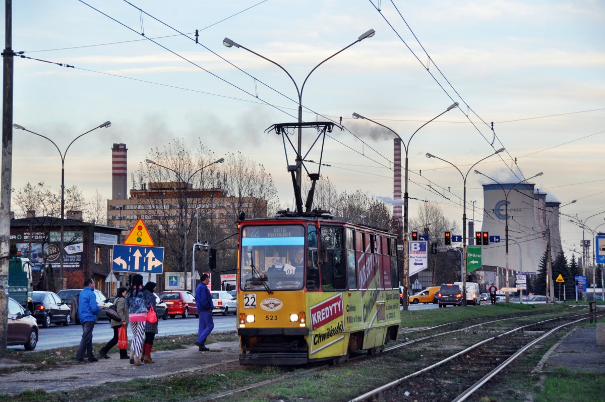 Konstal 105Na Wagen 523 bei  Tworzeń Huta Katowice  (28.10.23013)