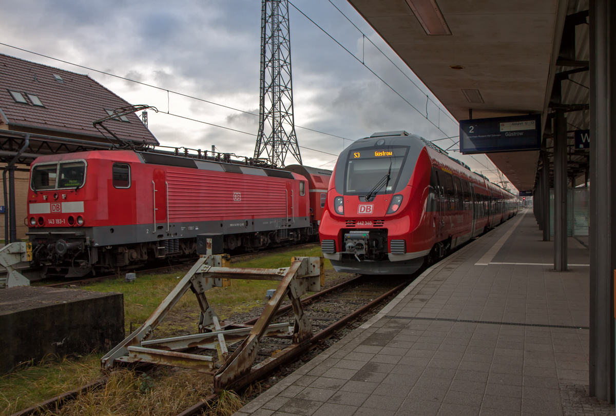 Kopfbahnhof Warnemünde mit S-Bahnen von und nach Rostock bzw. Güstrow. - 15.01.2014