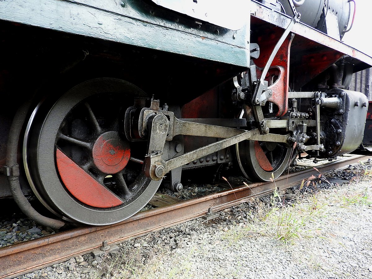  Kraft-Übertragung  mittels Räder und Exzenter-Gestänge von der Lok13 der Gurltalbahn am Bhf. Pöckstein-Zwischenwässern; 170903