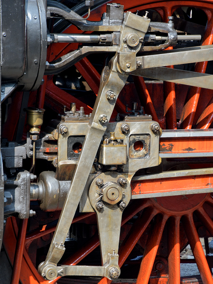 Kreuzkopf der Dampflokomotive 19 017 im Eisenbahnmuseum Dresden-Altstadt. (April 2017)