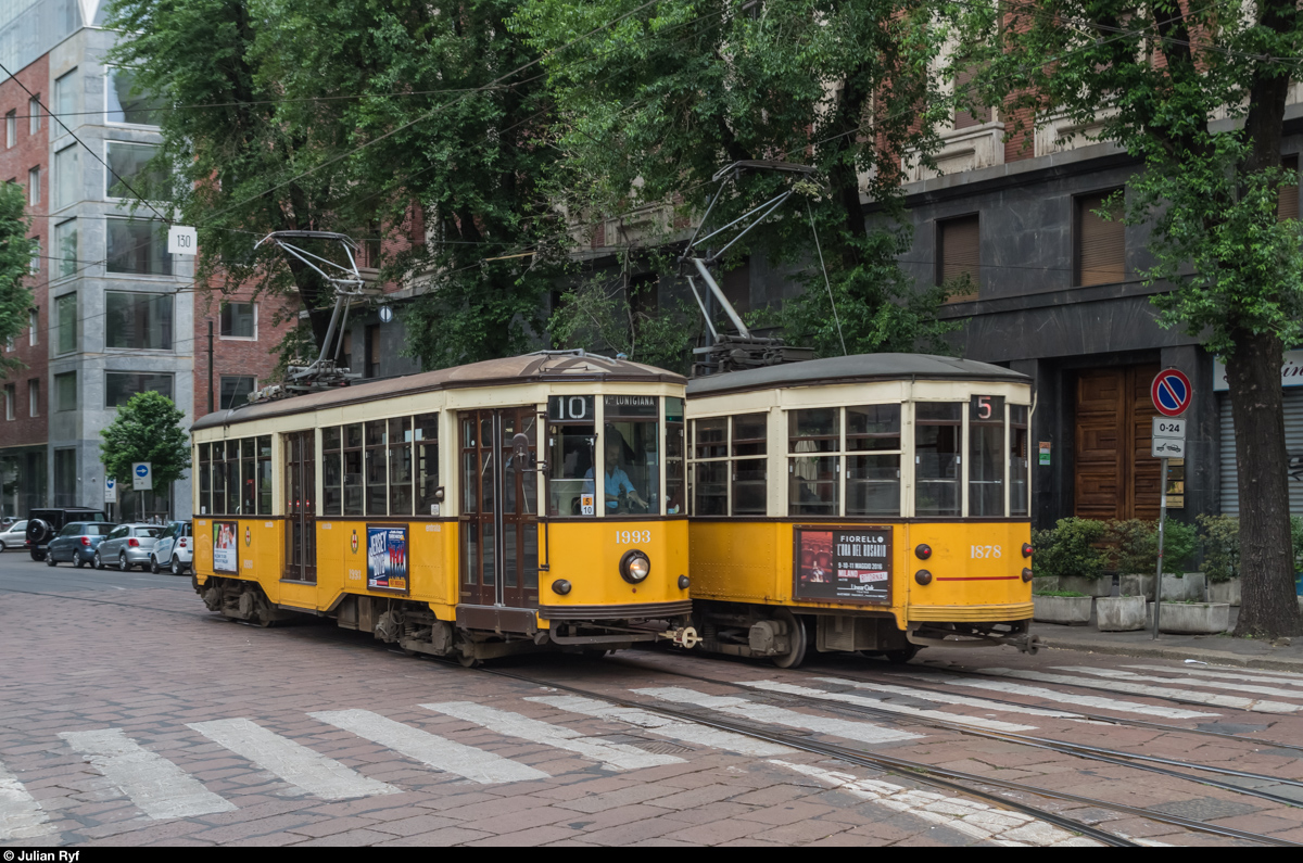 Kreuzung zweier ATM Trams der Serie 1500  Ventotto  beim Bahnhof Centrale am 8. Mai 2016.