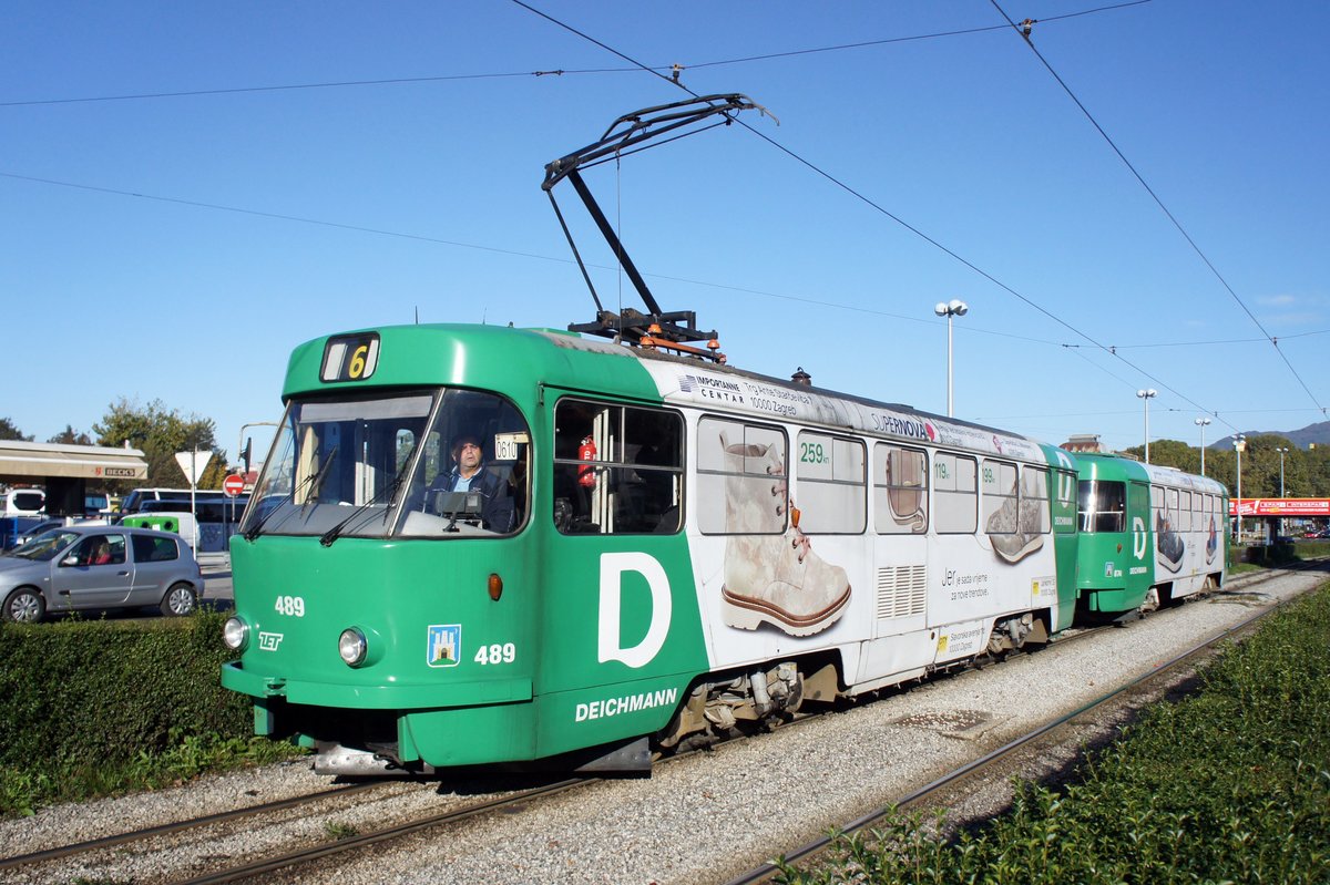 Kroatien / Straßenbahn Zagreb / Tramvaj Zagreb / Zagrebački Električni Tramvaj (ZET): Tatra T4YU - Wagen 489, aufgenommen im Oktober 2017 in der Nähe der Haltestelle  Autobusni Kolodvor  im Stadtgebiet von Zagreb.