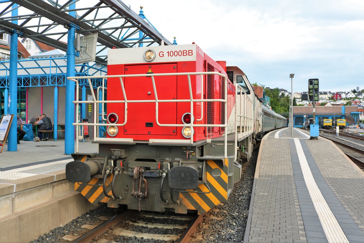 KSW Vossloh G1000 BB (ex HFM D2) 271 027-5 am 11.06.19 in Königstein beim Dampf in den Taunus