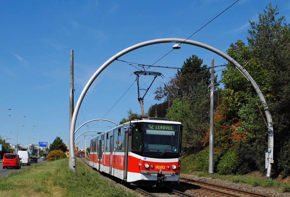 KT8D5.RN2P 9080 als Linie 12 zwischen den Haltestellen Geologicka und Hlubocepy. (01.09.2025)