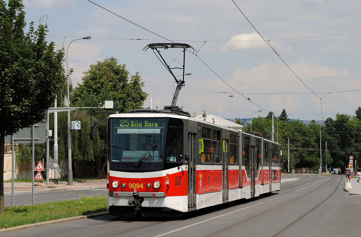 KT8D5.RN2P 9094 in der Patockova kurz hinter der Haltestelle Vozovna Stresovice. (15.07.2017)