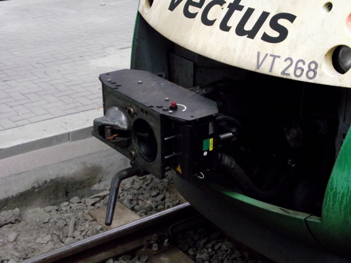 Kupplung eines Vectus Lint 41 von vorne am 21.11.13 in Wiesbaden Hbf 