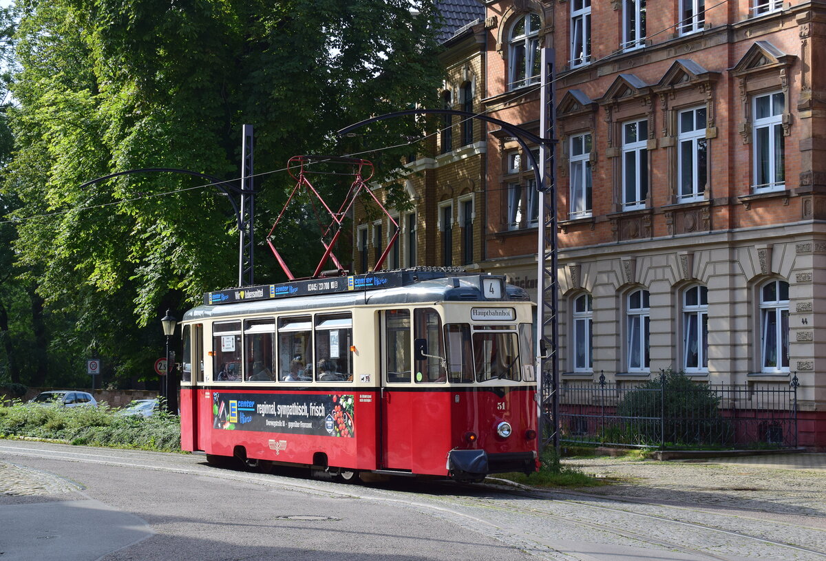 Kurz hinter dem Jägerplatz biegt Tw51 in die Poststraße ein auf den Weg zum Salztor.

Naumburg 11.08.2021
