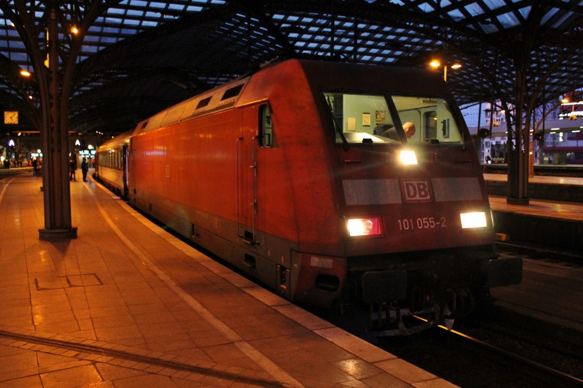 Kurz nach der Ankunft von 101 055-2 mit dem EC 8 (Chur - Hamburg-Altona) in Kln Hbf