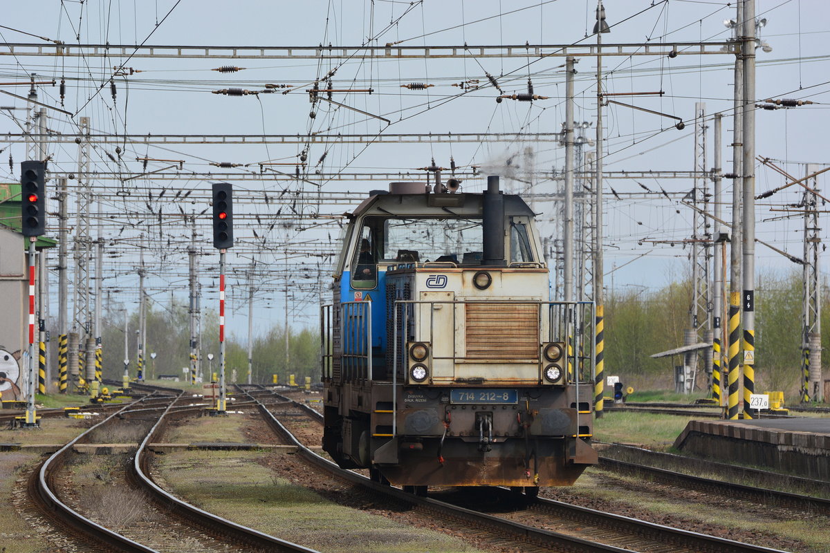 Kurz nachdem 362 127-3 mit dem R614 Cheb erreicht hat rangierte die 714 212-8 im Bahnhof Cheb.

Cheb 15.04.2017