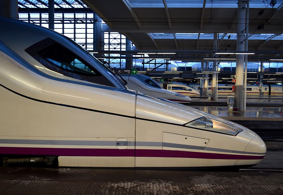 Kurzer Trip nach Málaga/2: der Hochgeschwindigkeitszug (AVE) wartet schon. Madrid, 29.9.2014