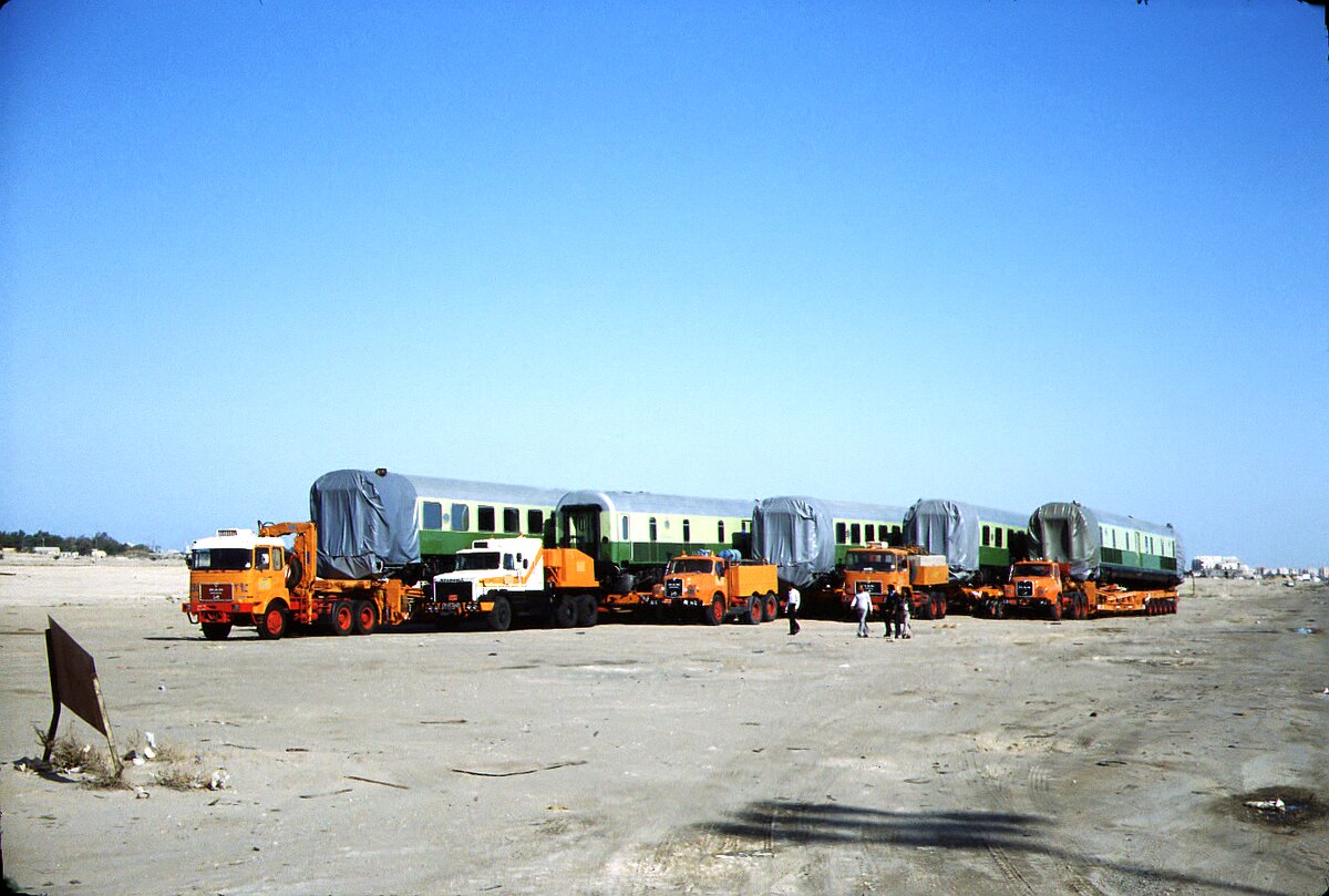 Kuwait 1982 Schnellzugwagen dt. Bauart im Transit für Irakische Staatsbahn [2]