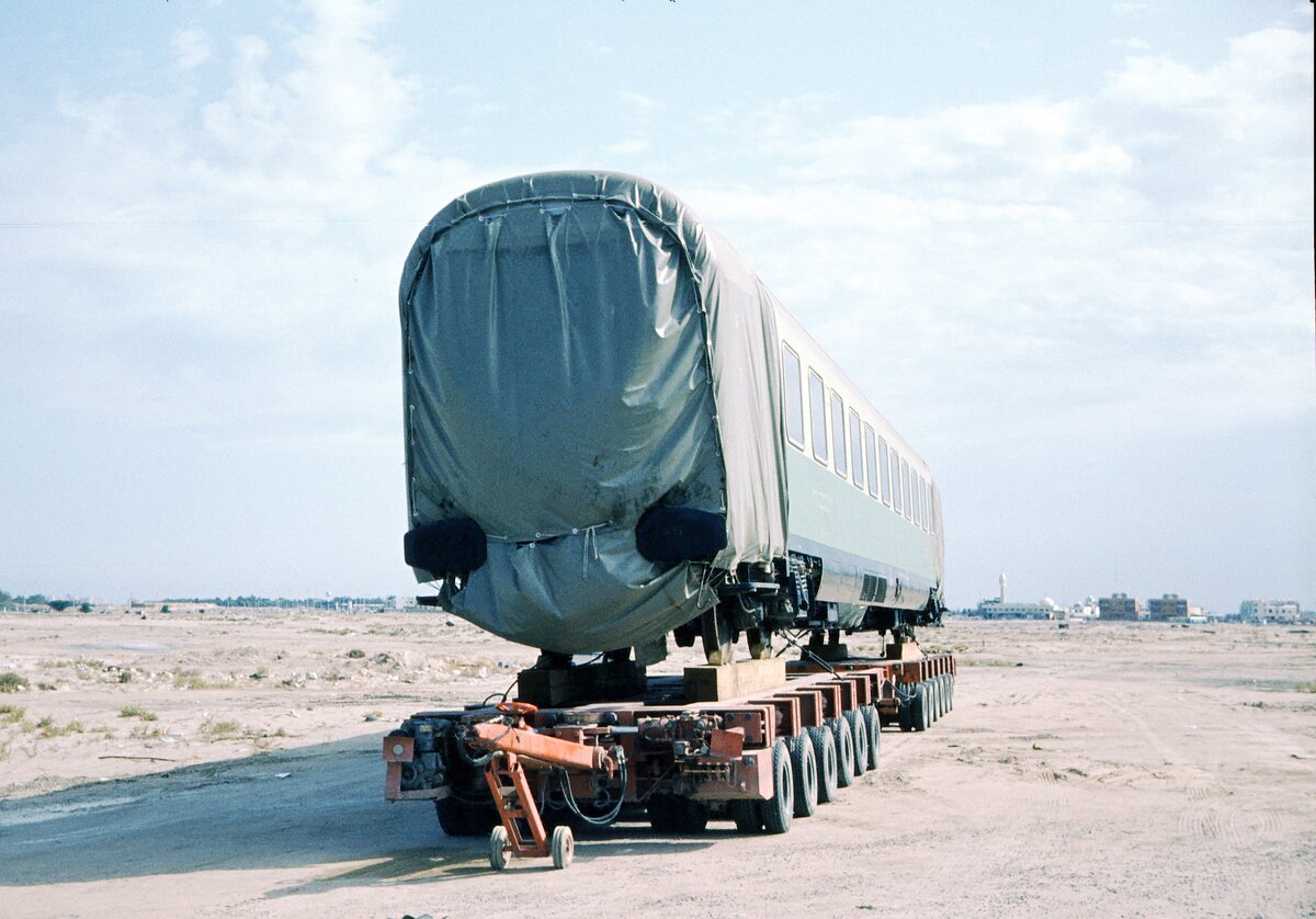Kuwait 1982 Schnellzugwagen dt. Bauart im Transit für Irakische Staatsbahn [10]