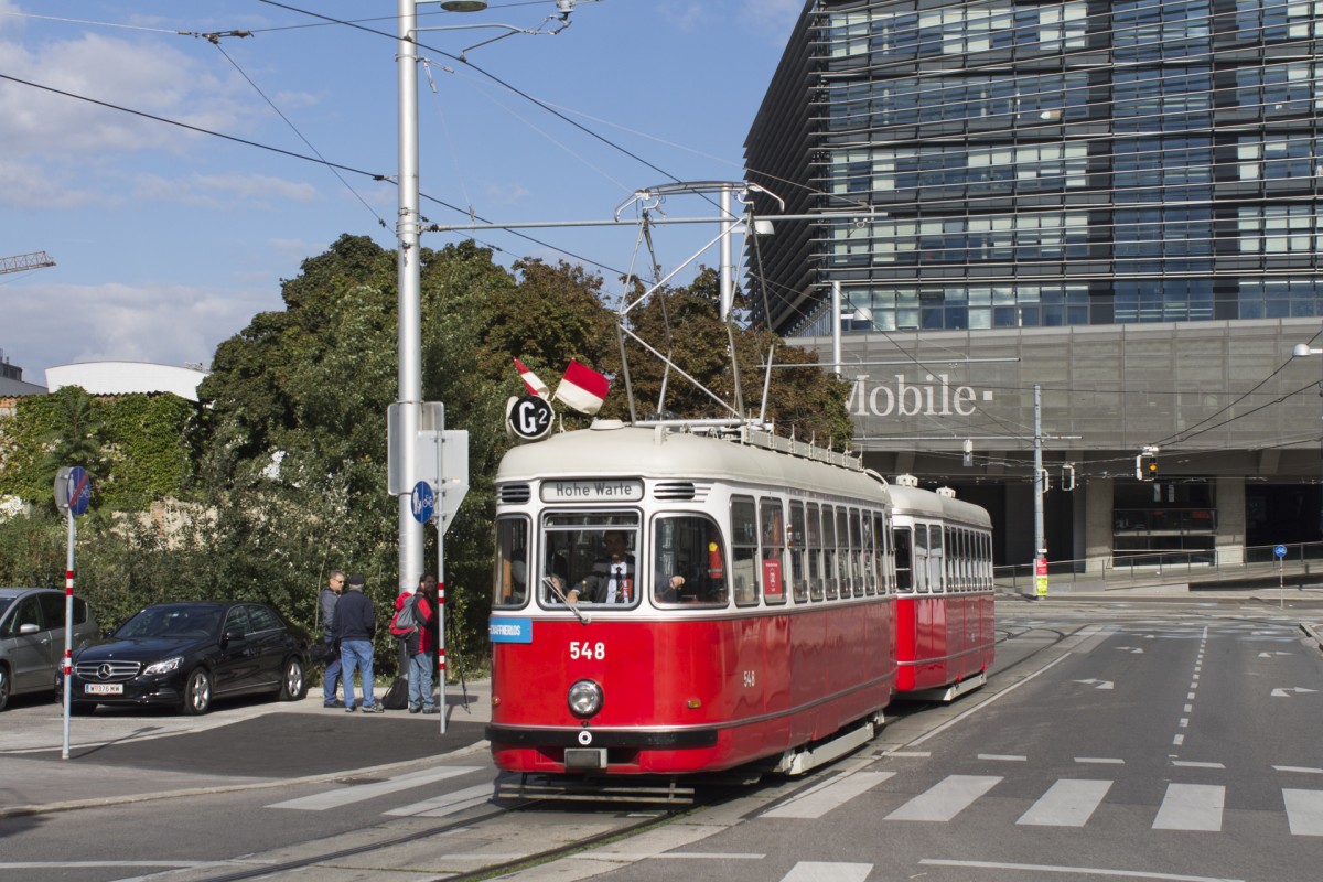L4 548 + l3 1852 als Linie G2 nach der Parade zu 150 Jahre Wiener Tramway bei St. Marx, 27.09.2015