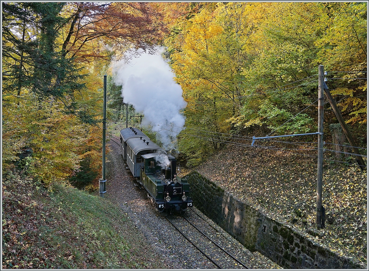  LA DER 2020 du Blonay-Chamby  / Saison Abschluss der Blonay-Chamby Bahn: Mit einem verstärkten Fahrplan und viel Dampf wird vor dem  Winterschlaf  nochmals viel Betrieb gemacht. Im Bild die G 3/3 N° 5  Bercher  (ex LEB / Baujahr 1890) mit einem Dampfzug nach Chaulin zwischen Chantemerle und dem Baye de Clarens Viadukt.

24. Okt. 2020