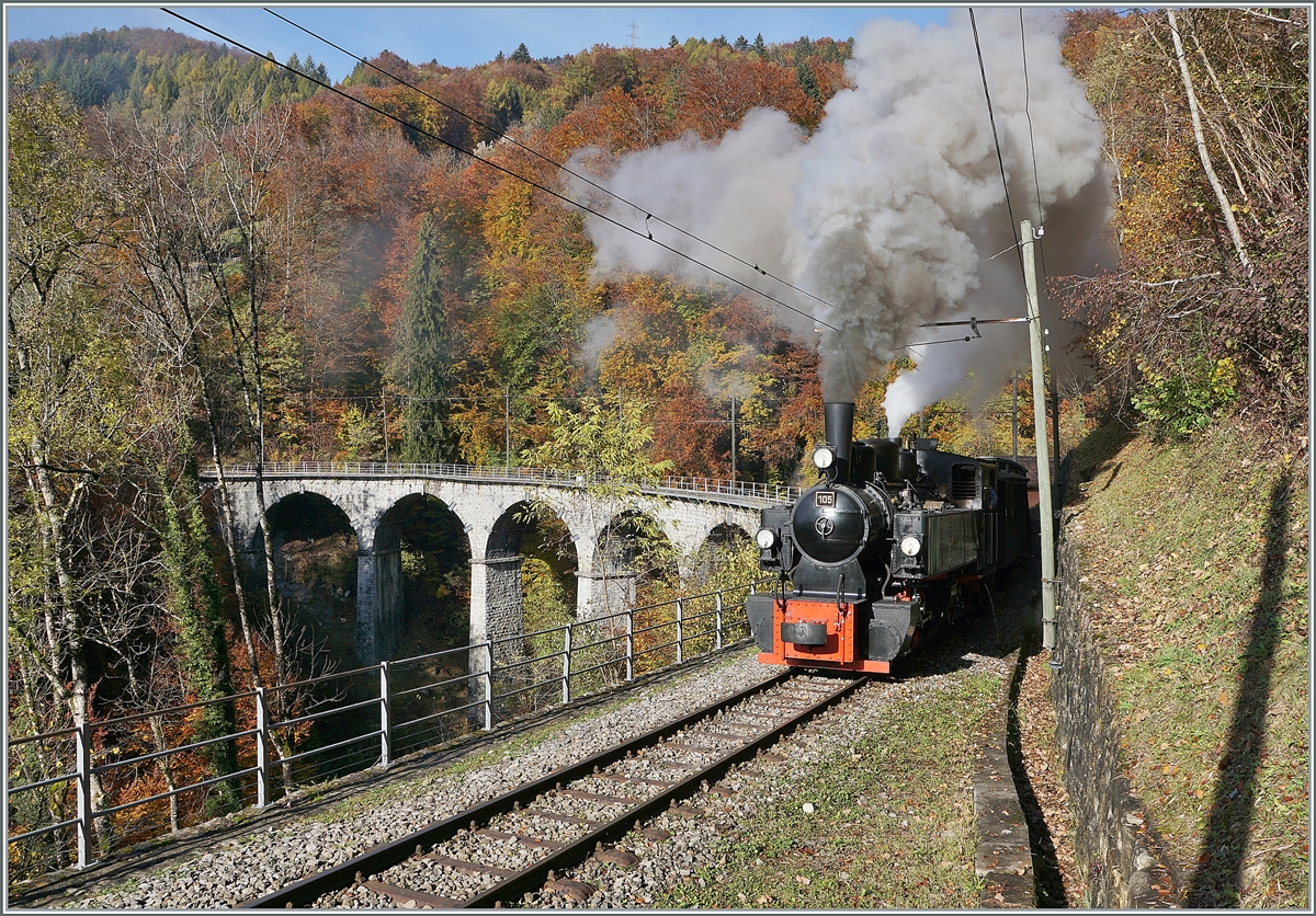  La DER 2021 du Blonay-Chamby  Nachdem die G 2x 2/2 105 mit verminderter Geschwindigkeit (10 km/h) den lädierten Baye de Clarens Viadukt überquert hat, gilt es ab  Vers-Chez-Robert  wieder kräftig Dampf (und somit  Rauch) zu machen, um die Steigung nach Chamby zu bewältigen. 

31. Oktober 2021