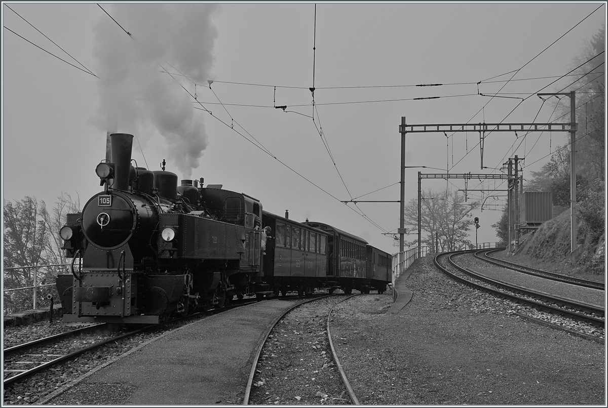  La DER 2021 du Blonay-Chamby  - Die Blonay-Chamby G 2x 2/2 105 hat mit ihrem Zug von Blonay kommend Chamby erreicht und setzt nun nach Chaulin zurück. 

30. Oktober 2021