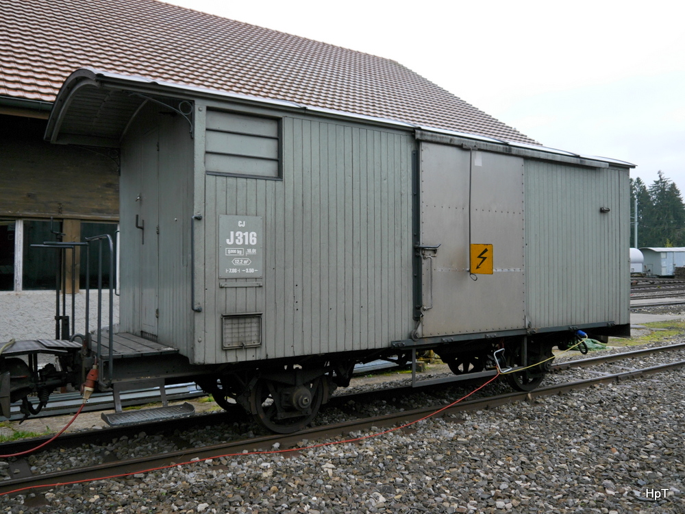 La Traction - Güterwagen J 316 (ex CJ) im Areal von La Traction in Pre Petit-Jean am 16.05.2014
