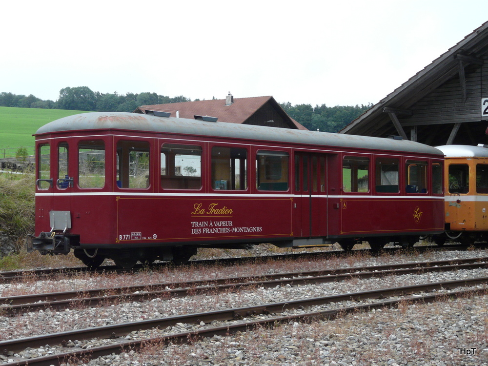 La Traction - Personenwagen  B  771 ( ex WSB/AAR ) im Betriebsareal von La Traction in Pre Petitjean am 08.09.2013