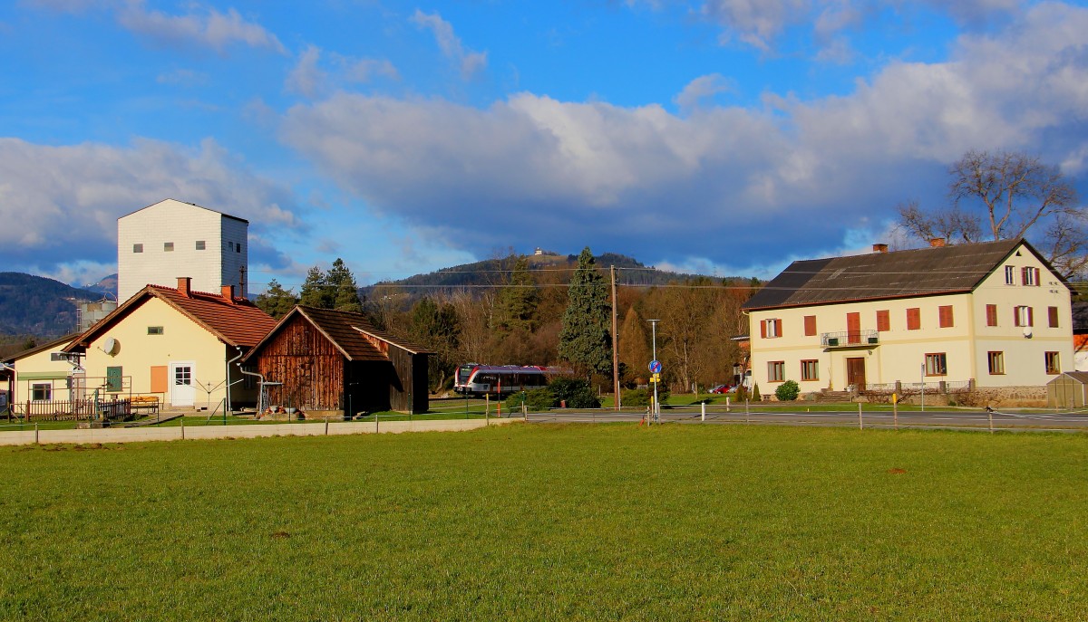 Ländliche Idylle im Doppelpack. Ein letztes mal an diesem Tag habe ich 5063.09 der als R8588 gen Graz Hauptbahnhof verkehrt einholen und bei Schwanberg ( vor der Haustüre) ablichten. Die Motive in denen man Handymasten und Starkstromleitungen vermisst sind doch sehr rar geworden. 21.12.2014 